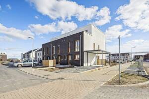 Ihr neues Zuhause: Modernes Mietreihenendhaus mit großzügigem Grundstück
