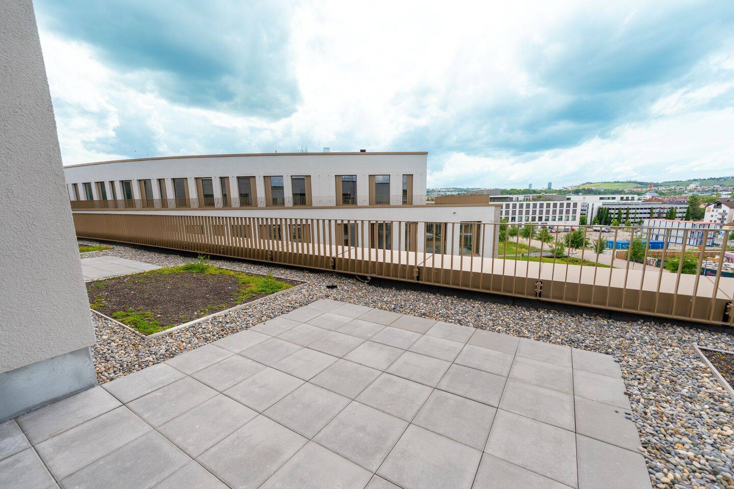 Topmoderne und vollmöblierte Maisonettewohnungen mit Blick über Stuttgart – Stuttgart – Vorschaubild 6