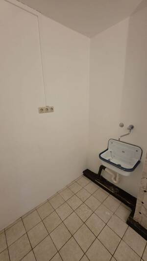 Helle Wohnung in zentraler Lage von Siegen – WG geeignet und für Familie mit 2 Kindern – 57072 Siegen – Vorschaubild 3