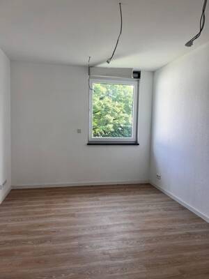 EXKLUSIVE NEUBAU-DOPPELHAUSHÄLFTE MIT TERRASSE UND GARTEN IN DORTMUND-MARTEN – 44379 Dortmund – Vorschaubild 4