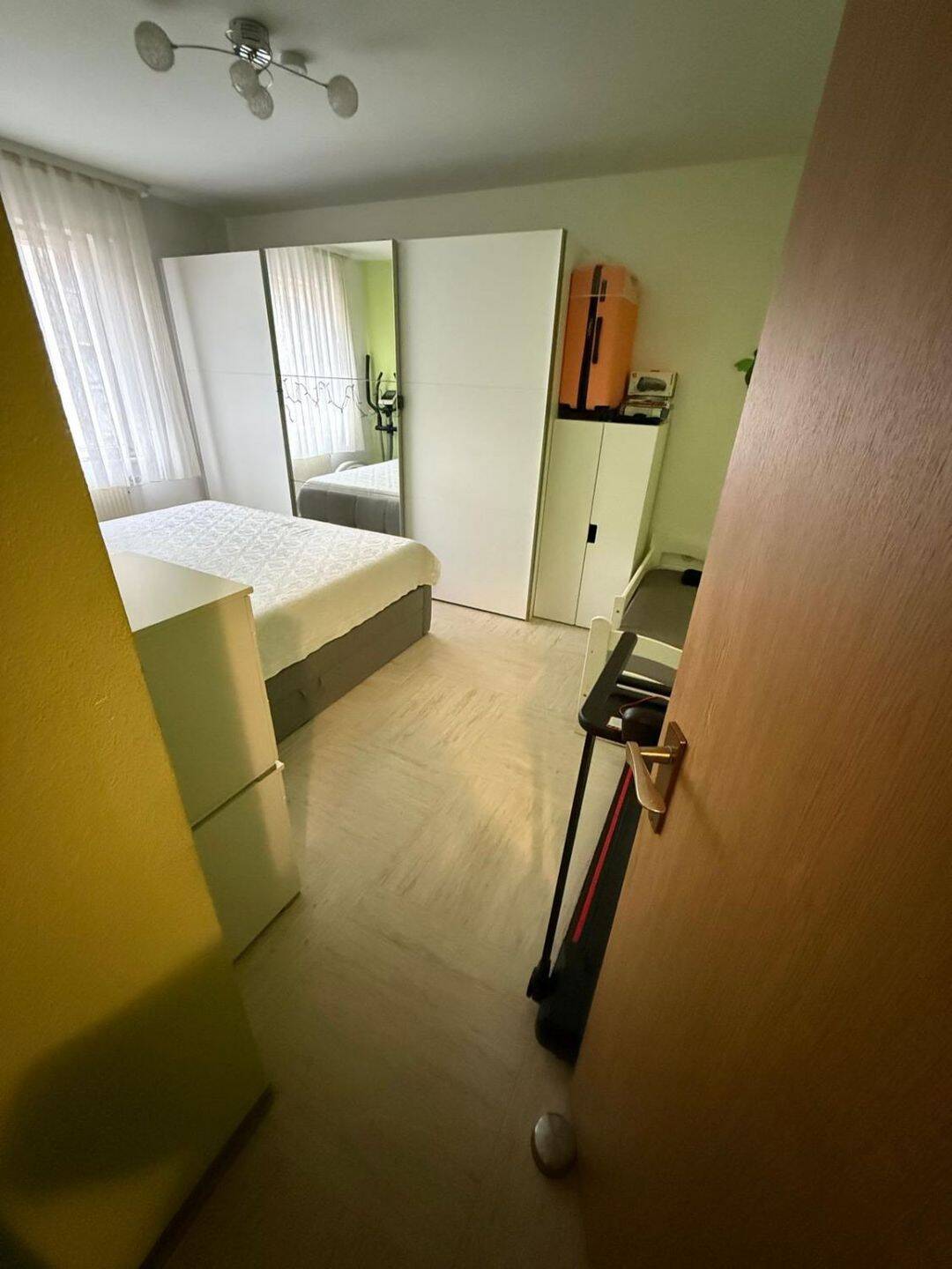 Helle, sehr ruhige 3-Zimmerwohnung mit Balkon ! – Nürnberg – Vorschaubild 2