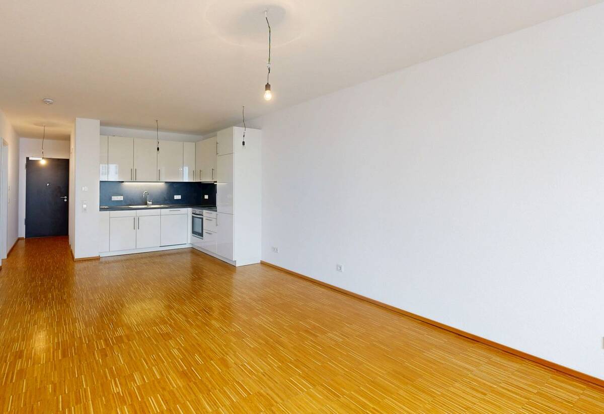 Ihr neues Zuhause: 2-Zimmer-Wohnung mit offener Wohnküche und Balkon – 60528 Frankfurt am Main – Bild 1 von 9