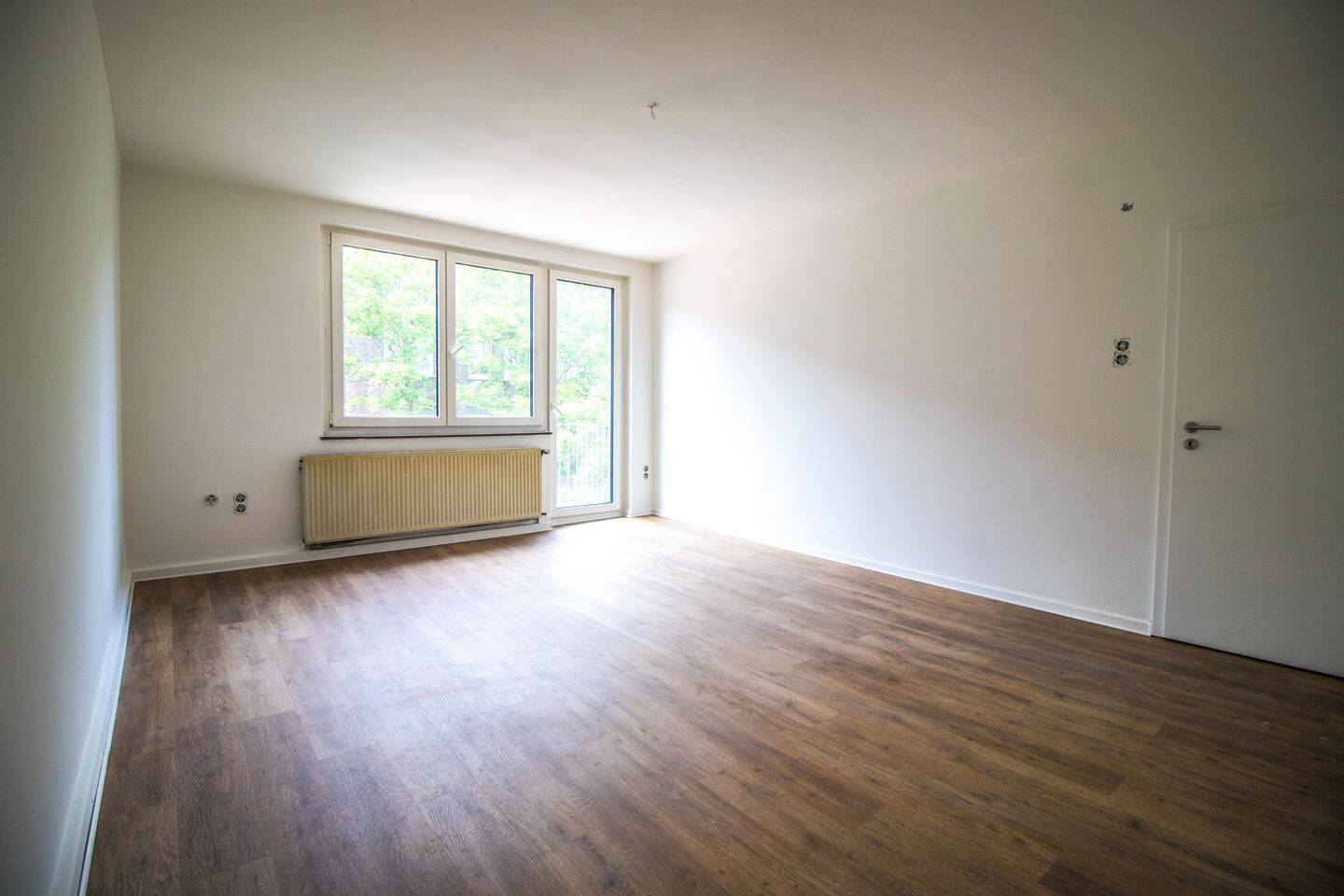 Frisch renovierte 3-Zimmer-Wohnung mit Balkon in zentraler Lage von Bottrop – Bottrop – Vorschaubild 2