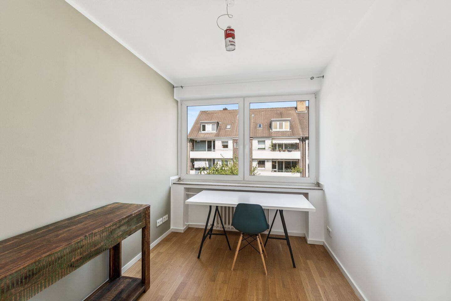 Top Lage: Exklusive 3,5 Zi.-Wohnung mit hochwertiger EBK, 2 Bädern u. Sonnenbalkon – Düsseldorf – Vorschaubild 5