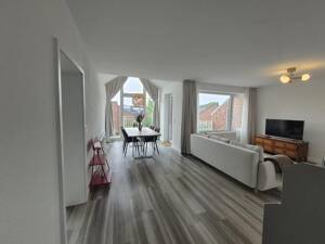 Schöne 2-Zimmer-Wohnung auf 68qm in unmittelbarer Nähe zum Rhein – 40489 Düsseldorf – Vorschaubild 2