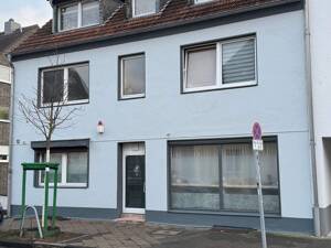 Investment Nähe Schloß Benrath (6 Wohnungen und 4 Garagen) Vollvermietung, 796 qm Grundstück