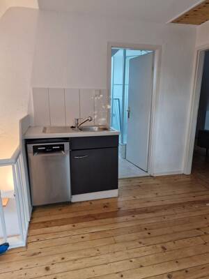 Charmante Dachgeschoss Wohnung in zentraler Lage an Einzelperson zu vermieten – 70188 Stuttgart – Vorschaubild 3