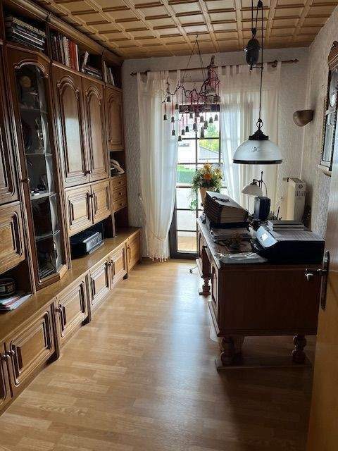 Sehr gepflegtes Reihenhaus mit reizendem kleinen Garten und Garage! – Rodenbach – Vorschaubild 9