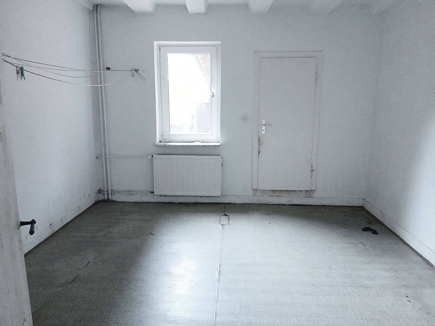 Großer Resthof mit 2 Fam.Haus, Stallungen, Scheune, Garagen & ca. 2.300m² Grundstück – Wolfhagen – Vorschaubild 5