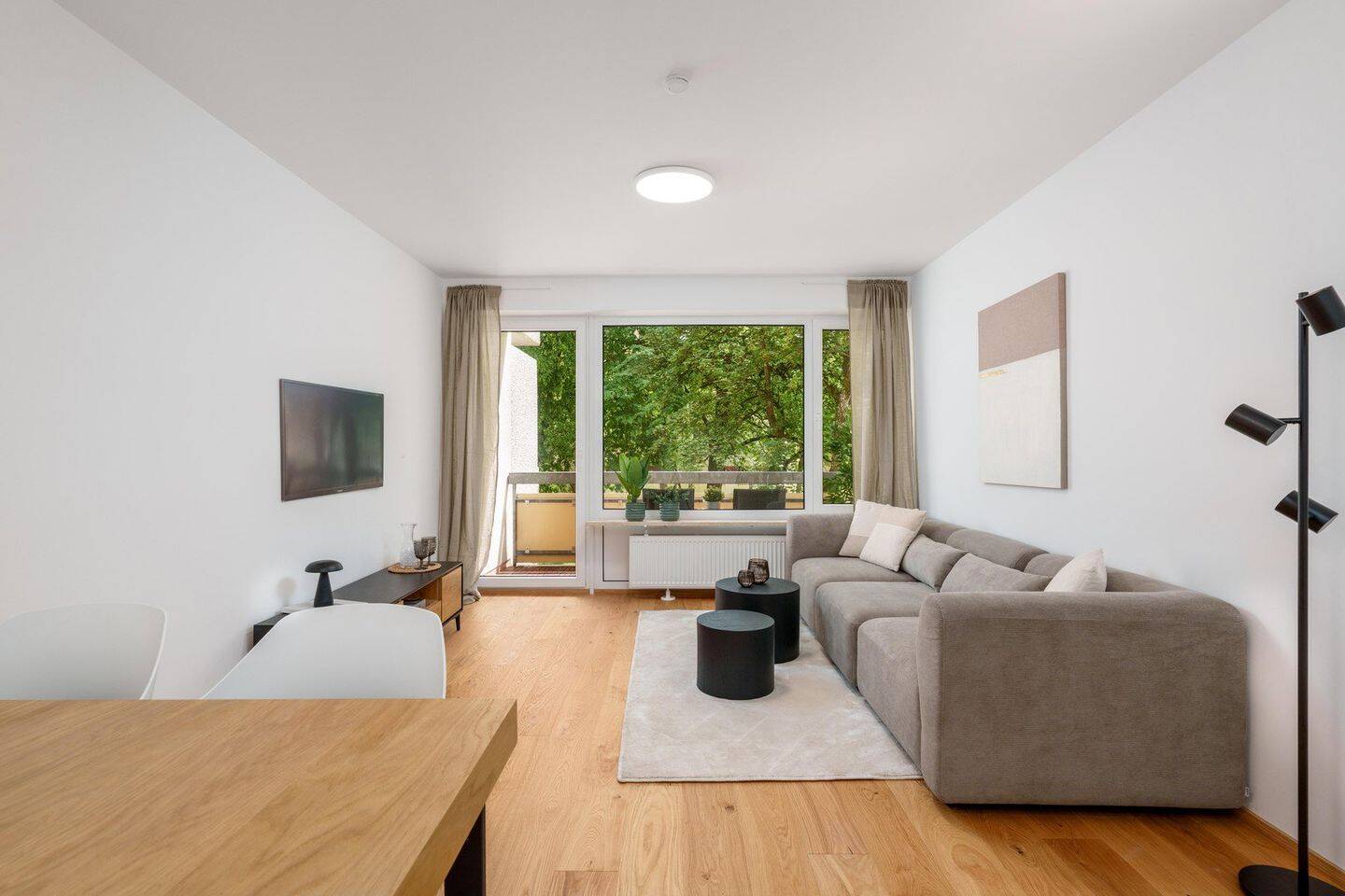 Erstbezug nach Modernisierung: Helle 3-Zimmerwohnung mit Balkon - provisionsfrei & WG-geeignet