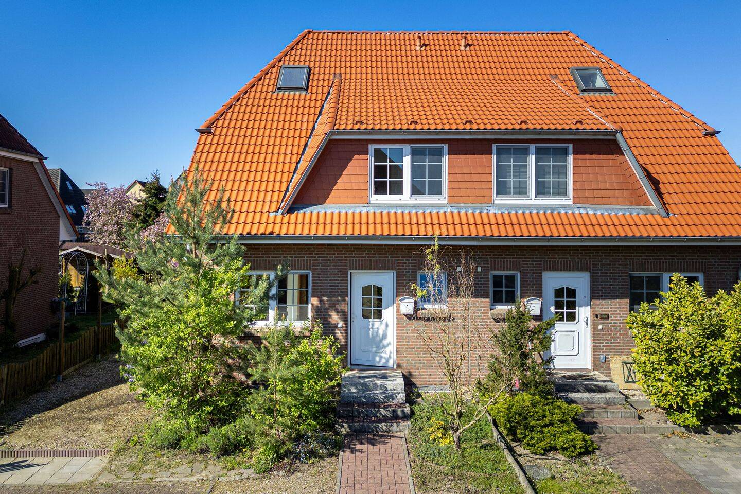 Ihre Doppelhaushälfte mit großem Garten, provisionsfrei! Frei ab 01.10.2026 – Potsdam – Bild 1 von 9