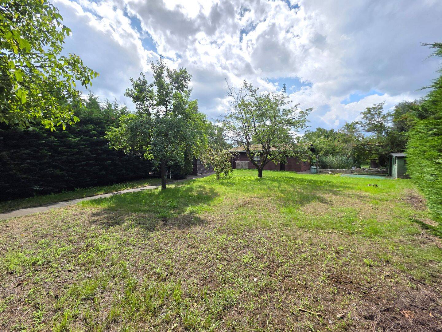 Bungalow als Bestand auf 1.253m² + Baugrundstück 819m² + 8.497m² Grünfläche – Am Mellensee – Vorschaubild 4