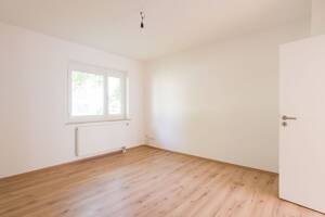 Attraktive 2-Zimmer Wohnung: hell und frisch saniert! – 86199 Augsburg – Vorschaubild 2