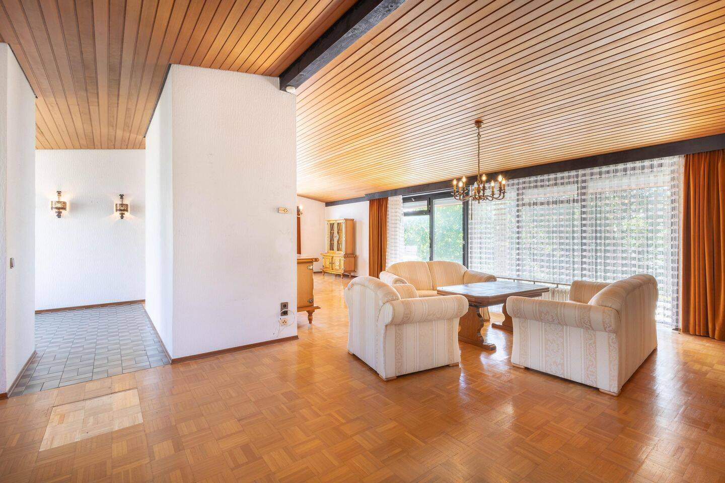 Lichtdurchfluteter Bungalow-Traum mit paradiesischem Flair – Sippersfeld – Vorschaubild 3