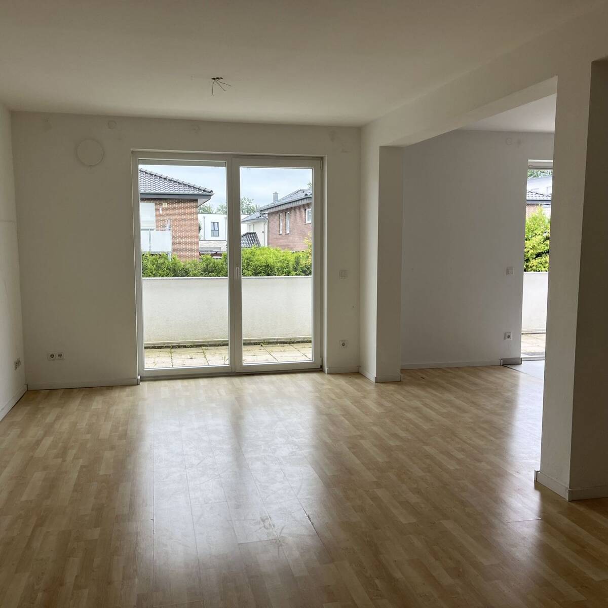 Fast wie ein eigenes Haus, großzügige Maisonette mit 5 Zimmern und ca. 140 m² – 33129 Delbrück – Bild 1 von 9