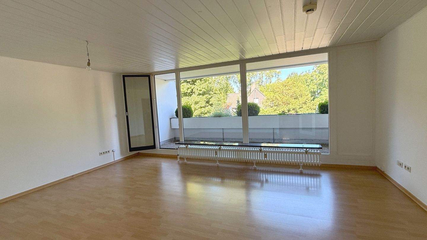 Wohnen wie im Urlaub - mit ganzjährigem Pool, Garage & großzügiger Loggia in Hannover-Misburg – Hannover – Vorschaubild 3