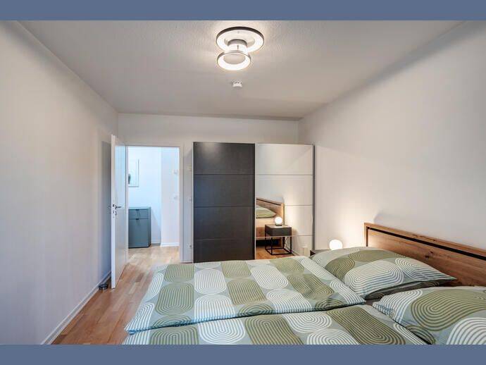 Möbliert: Stilvolle Gartenwohnung in Bogenhausen – München – Vorschaubild 5