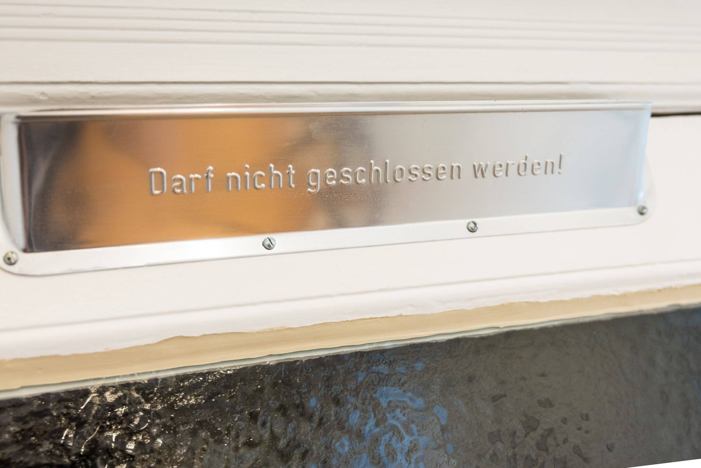Jetzt günstig kaufen, später selbst einziehen! Geräumige 4-Zi.-Wohnung, Balkon, hoch über dem Schrevenpark, prächtiger Altbau – Kiel – Vorschaubild 5