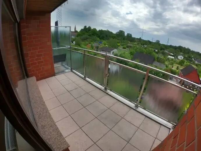 Renovierte und sanierte 2,5-Zimmer-DG-Wohnung mit herrlichem Ausblick! – Gelsenkirchen – Vorschaubild 2