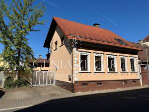 Einfamilienhaus mit großzügigem Platzangebot und Entwicklungsperspektive