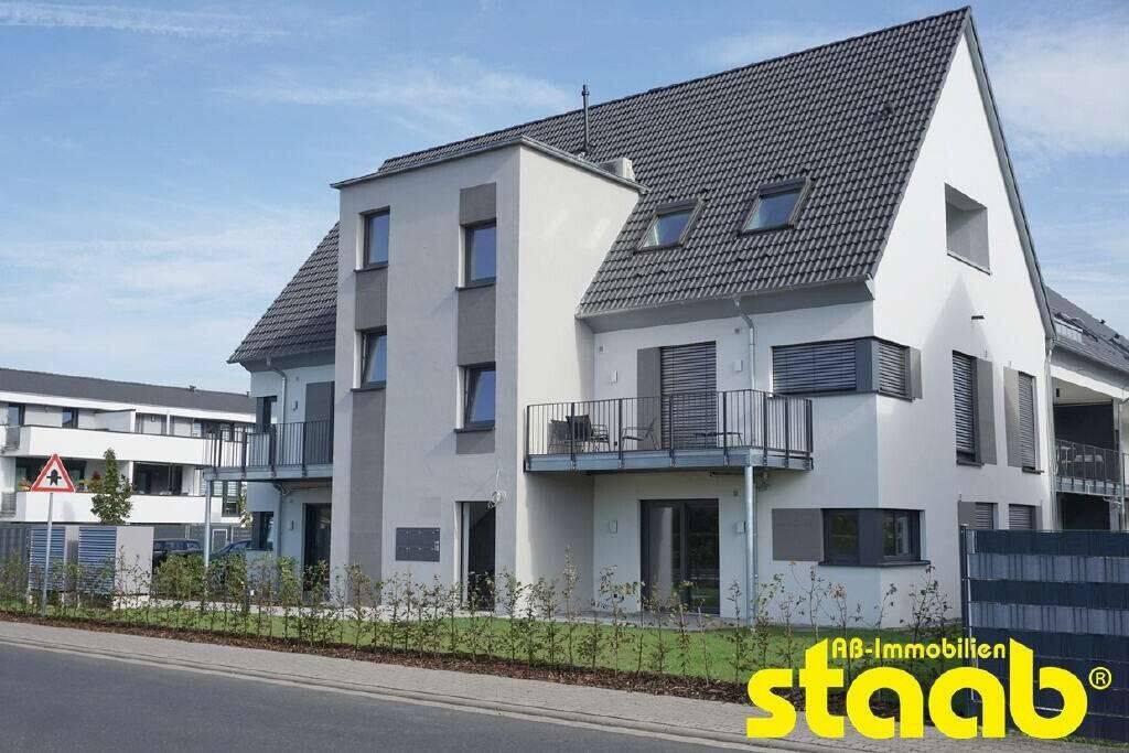 *** HELLE ERDGESCHOSSWOHNUNG MIT EINBAUKÜCHE UND TERRASSE!