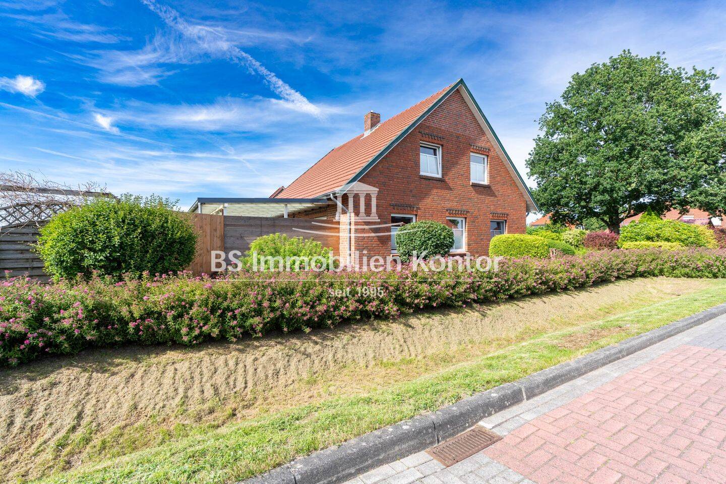 Großes Einfamilienhaus mit Garage, Terrasse und Gartenanlage in ruhiger Wohnlage! – Rechtsupweg – Vorschaubild 4