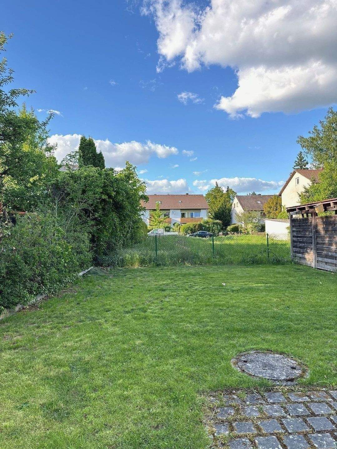 Mehrfamilienhaus mit drei Wohnungen in Top-Zustand, fast neuwertig. – Erlangen – Vorschaubild 9