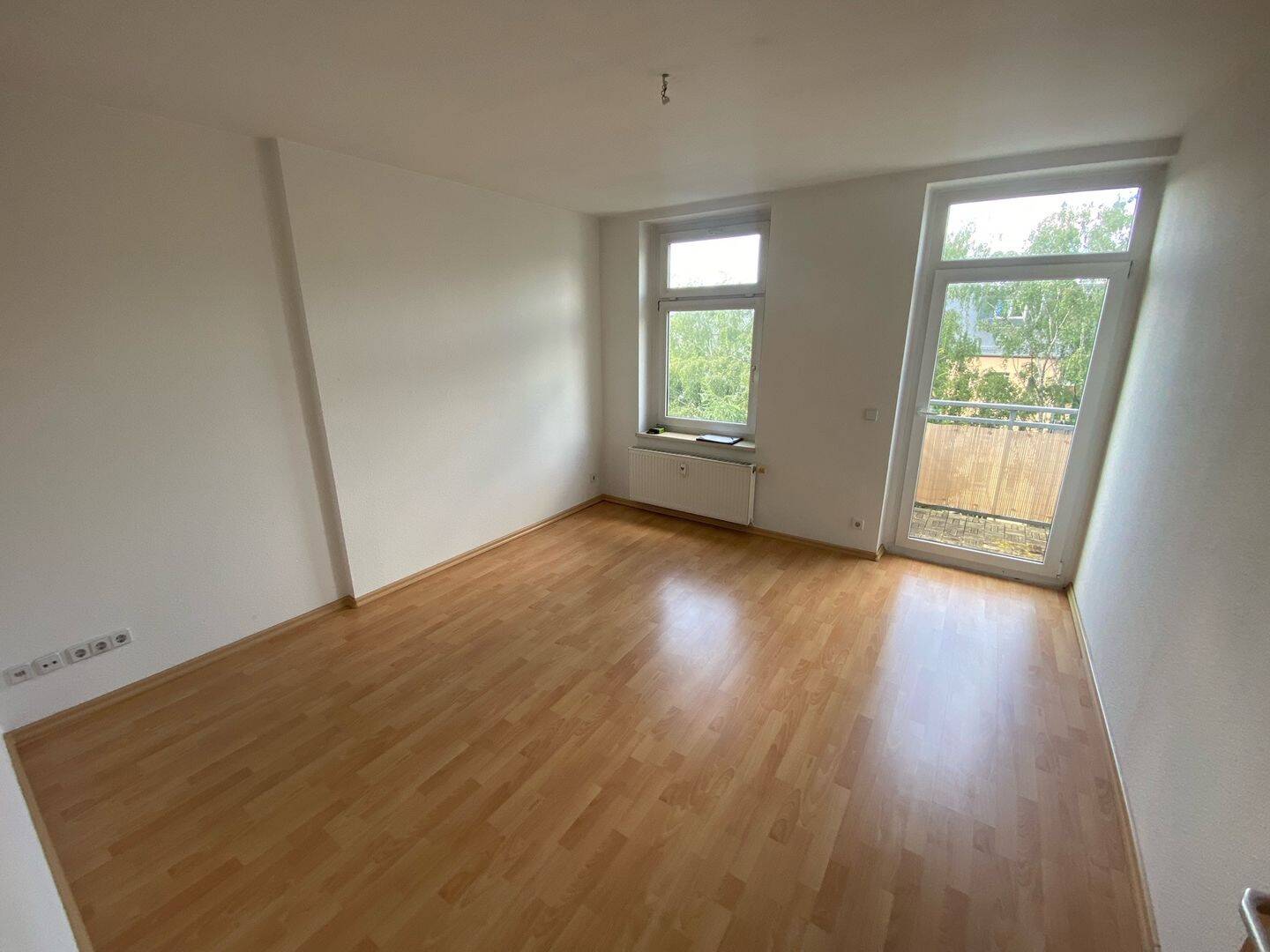 DG - Laminat - Balkon am Wohnzi. - inkl. EBK** frei ab 1.10.26 – Chemnitz – Vorschaubild 6