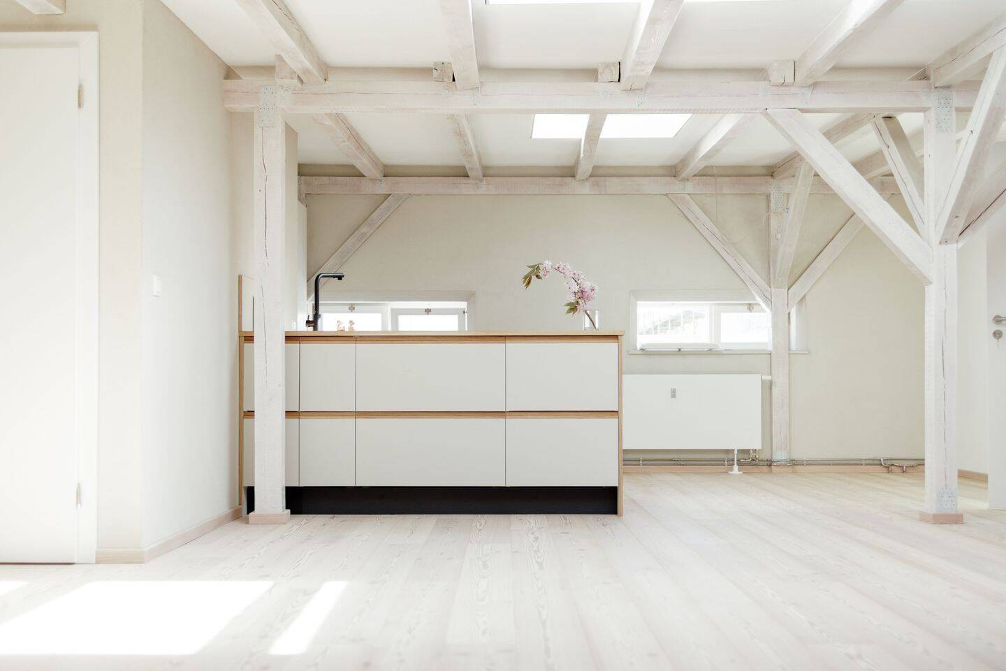 2 Zimmer Dachgeschosswohnung, ruhig und hell in Berlin Prenzlauer Berg