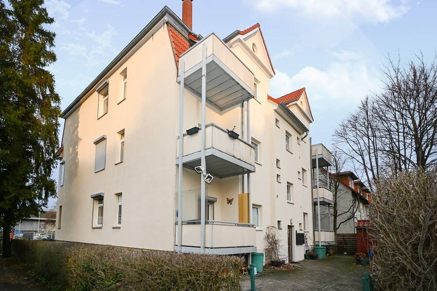 Attraktives Mehrfamilienhaus mit Baugrundstücken! – Göttingen – Vorschaubild 3