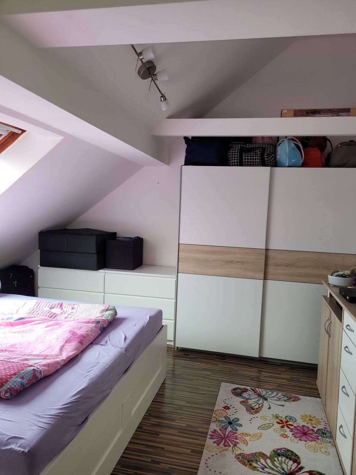 94qm 3 Zimmer, komplettes Dachgeschoss – 4315 Leipzig – Bild 1 von 8