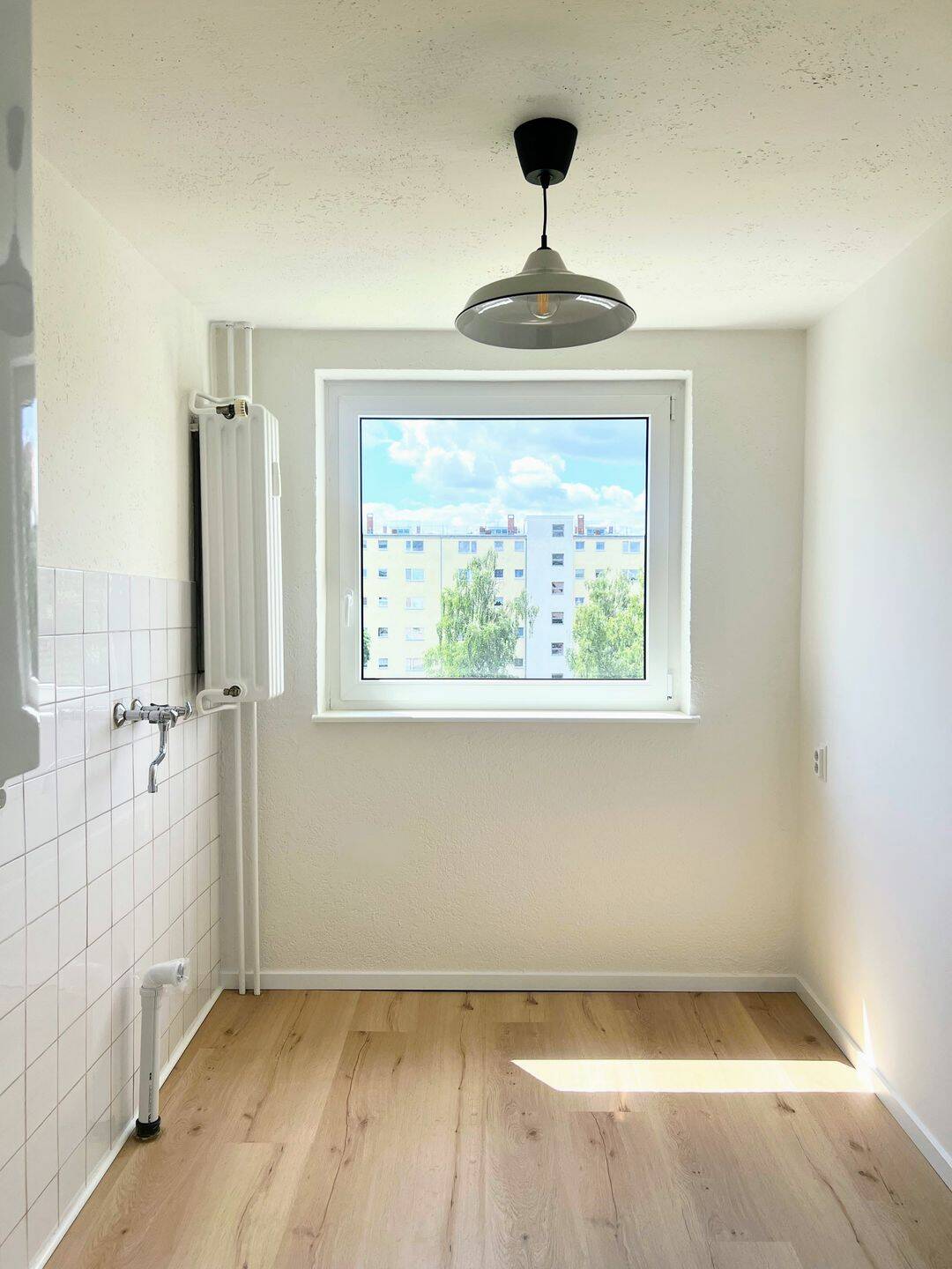 Bezugsfreie + käuferprov.freie 2-Zi.-Whg. mit Balkon + Aufzug in SPANDAU + 2025 teilsaniert + Garage – Berlin – Vorschaubild 6