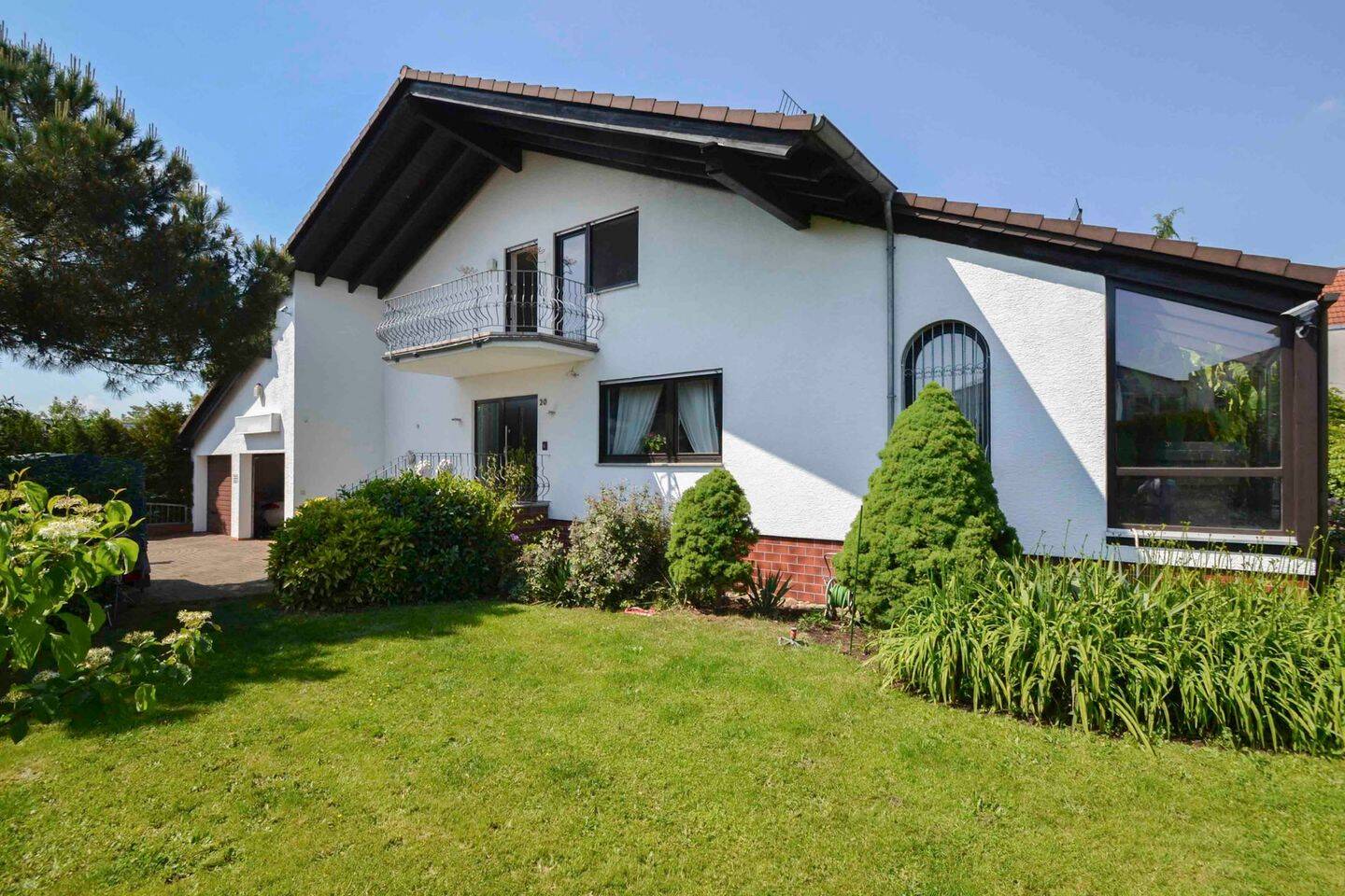 Renditestarkes Investment trifft auf "Wohnen & Arbeiten" - Vielseitiges Immobilienpaket in Egelsbach – Egelsbach – Bild 1 von 9