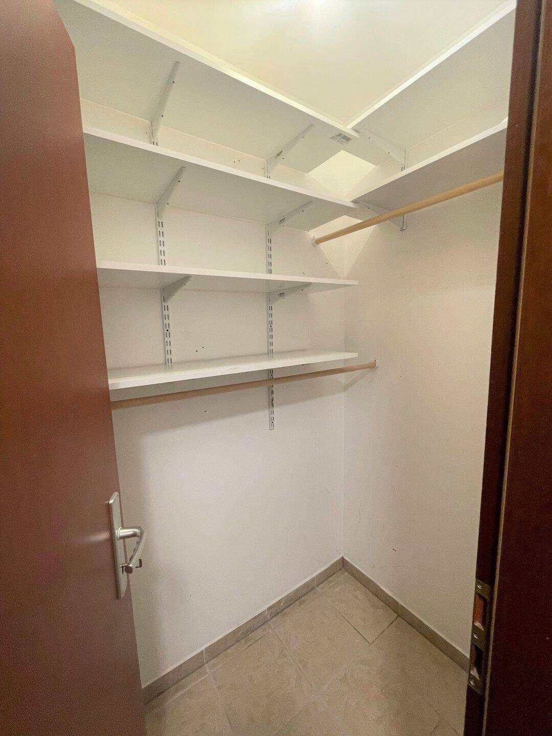 Kompakte und zentrale Wohnung in barrierefreiem Gebäude zu verkaufen! Direkt bei Q4 – Mannheim – Vorschaubild 5