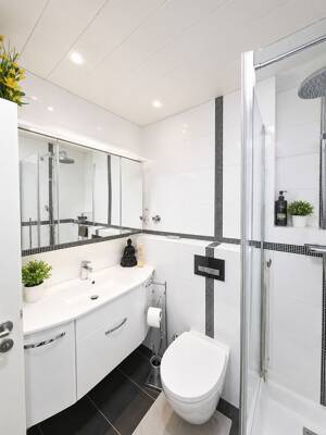 Sonnige 3-Zimmer-Wohnung mit XXL-Loggia und direktem Balkonzugang aus allen Zimmern – 81539 München – Vorschaubild 8