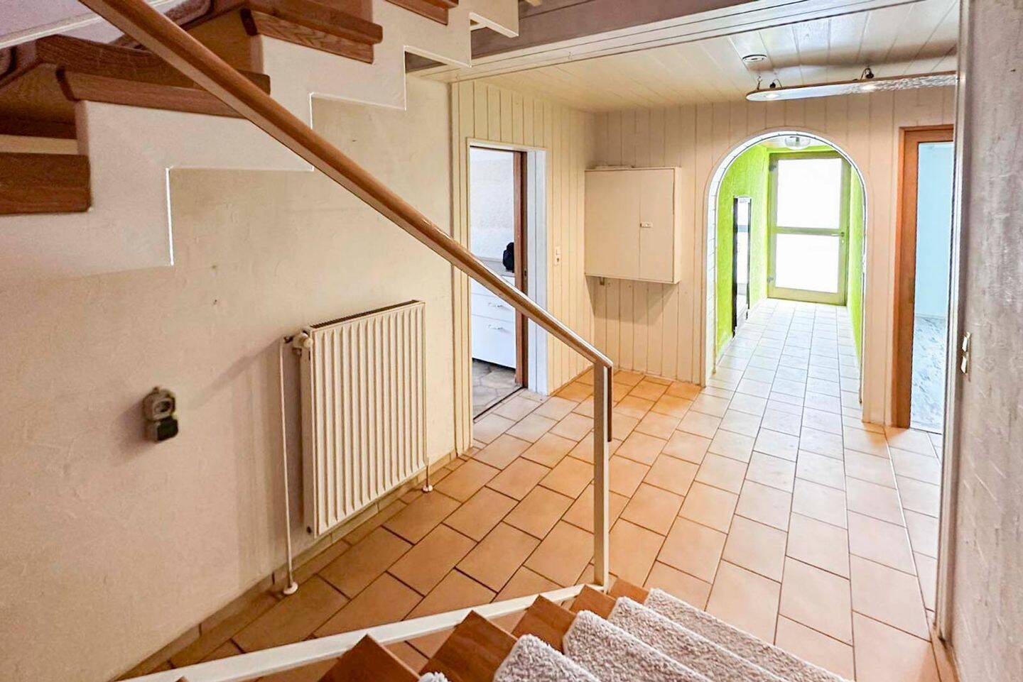 Raum für Ideen: Großzügiges Wohnhaus mit Garage, Hof und Scheune – Wilhermsdorf – Bild 1 von 9