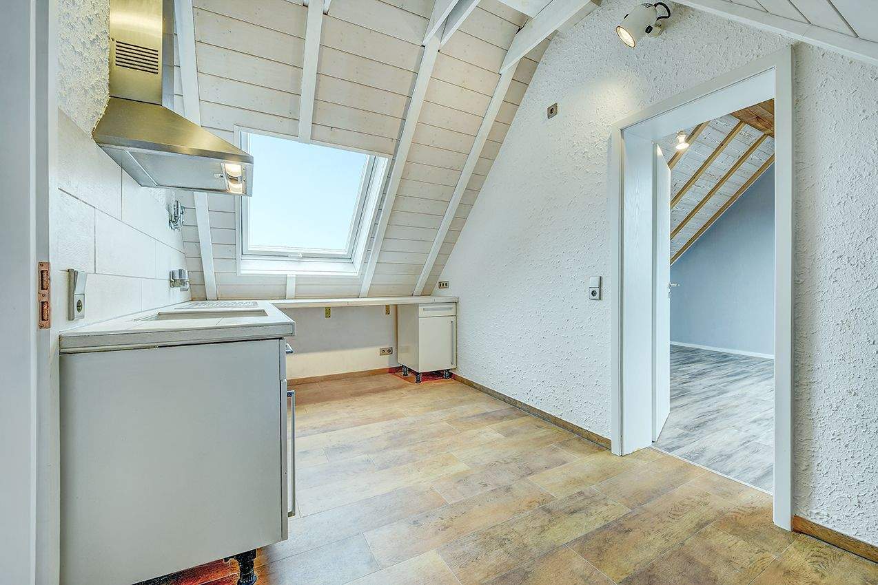 Maisonette mit Loftcharakter - außergewöhnliches Wohnen über den Dächern von Düsseldorf-Wersten – Düsseldorf – Vorschaubild 6