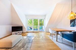Bestlage Herzogpark: nahe dem Kufsteiner Platz & Isar. Helle 2-Zimmer-DG-Whg mit Dachterrasse & TG. – 81679 München – Vorschaubild 2