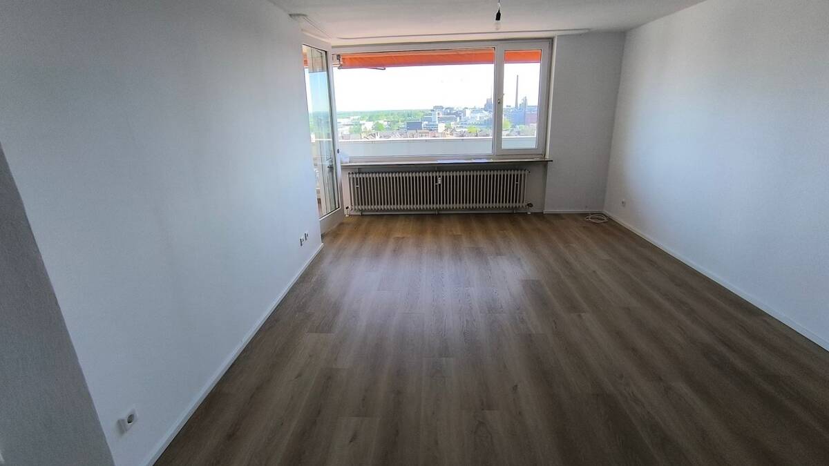 Modernisierte 2-Zimmer-Wohnung mit Loggia in zentraler Lage – 51373 Leverkusen – Bild 1 von 9