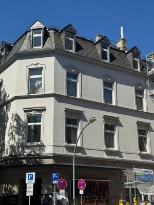 "GOOD NEWS" IM NORDEND: Sonnige Altbauwohnung mit 2 Zimmern und Tageslichtbad -sofort frei-. – 60318 Frankfurt am Main – Vorschaubild 2