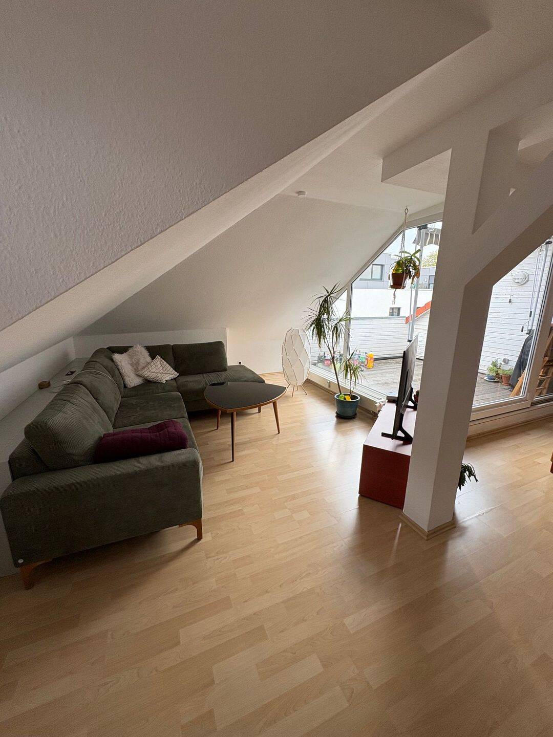 Möbilierte, helle 3 Zimmerwohnung mit Garage inkl. aller Kosten – Braunschweig – Vorschaubild 2