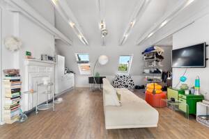 Über den Dächern Schwachhausens | Stilvolle Dachgeschosswohnung im Altbremer Haus – 28211 Bremen – Vorschaubild 3