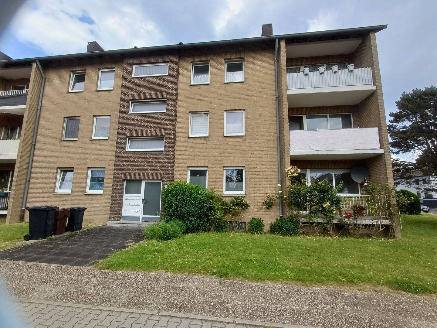 Schöne 3- zimmer, wohnung zu vermieten – Krefeld – Vorschaubild 2