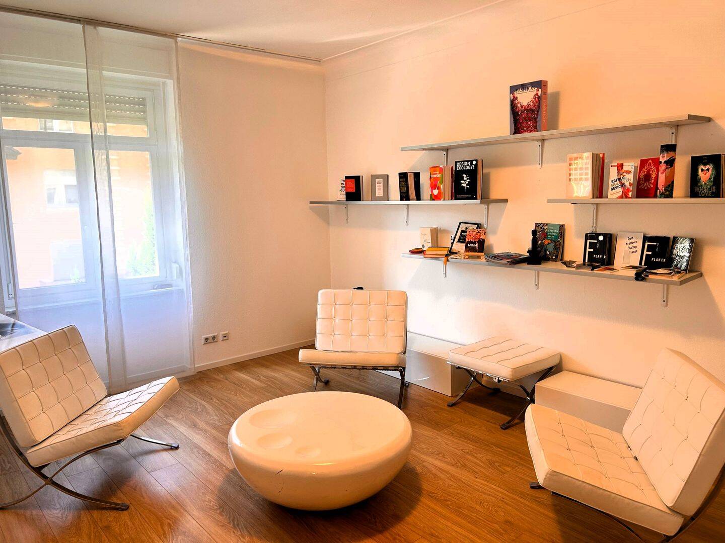 Zeitgemäßes Wohnen mit historischem Flair: 4-Zimmer-Wohnung im 1. OG mit Küchenzeile & 2 Balkone. – Pforzheim – Vorschaubild 9