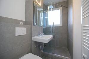 MIETE MIT KAUFOPTION: Erstbezug nach Sanierung: Helle 3-Zimmer-Wohnung mit Balkon | Bremen-Vahr – 28329 Bremen – Vorschaubild 3