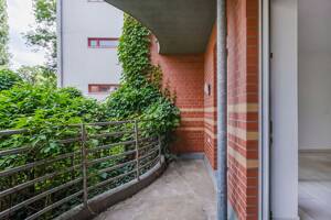 Charmante 2-Zimmer-Wohnung mit Loggia nahe dem Brosepark – 13156 Berlin – Vorschaubild 2