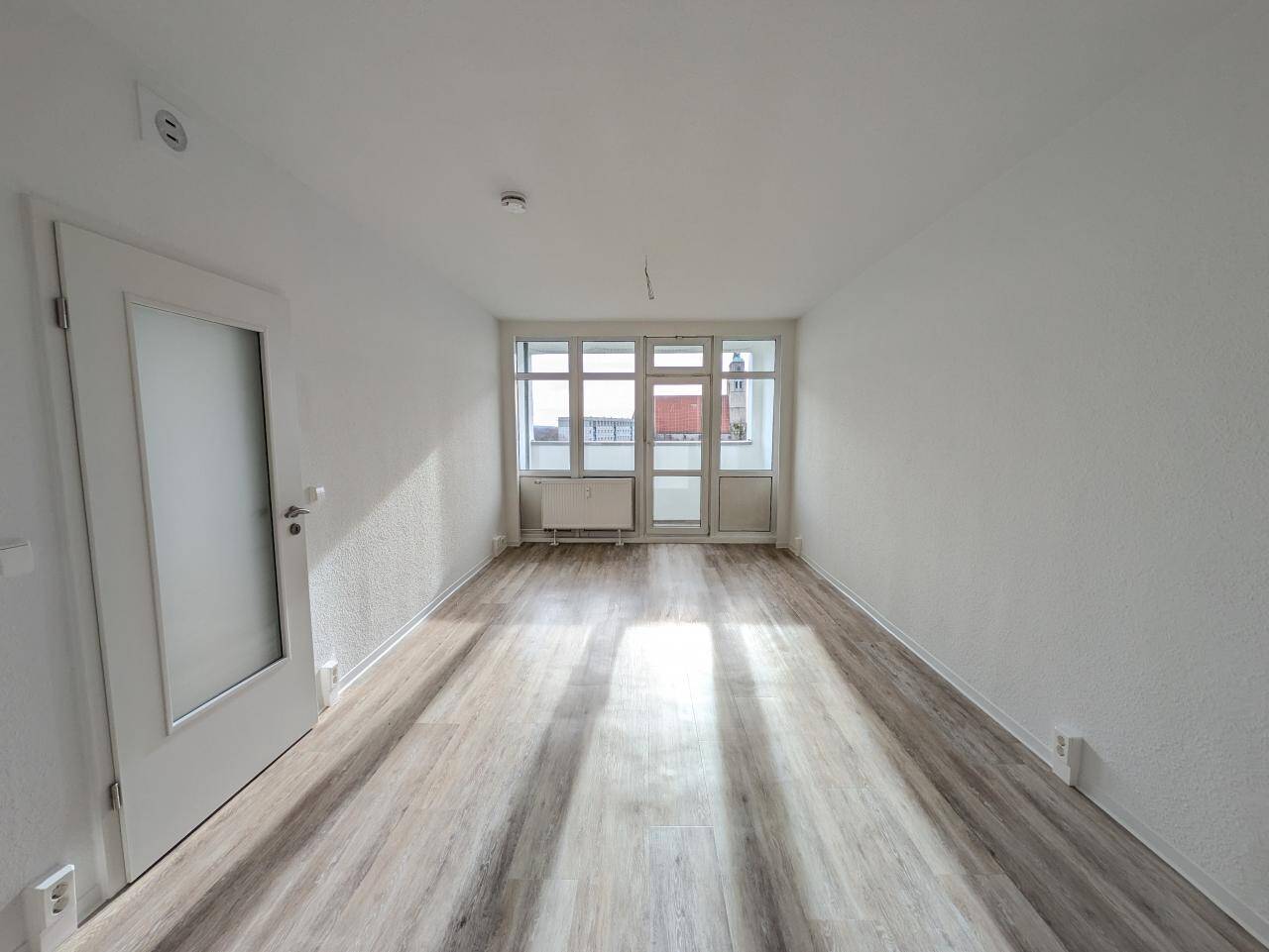 *Senioren aufgepasst*3-Raum Wohnung in der Jakobstraße* – Magdeburg – Vorschaubild 2