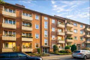 Endetage zum Verlieben - Helle 2,5 Zimmer mit Balkon im gepflegten Rotklinker.