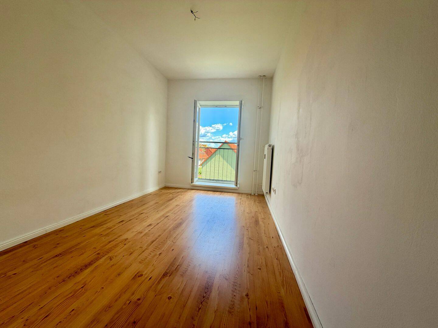 CHARMANTE ALTBAUWOHNUNG MIT WOHNKÜCHE, WANNENBAD, SONNIGER BALKONTERRASSE IN POTSDAMS BESTER LAGE! – Potsdam – Vorschaubild 3