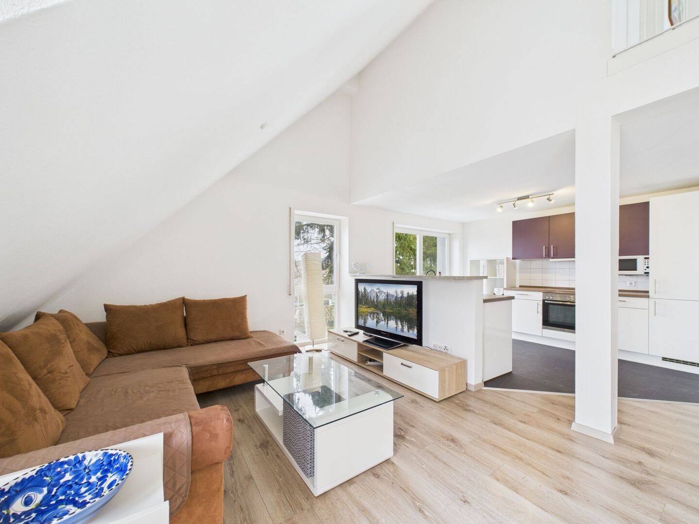 Exklusive Maisonette mit Galerie, 2 Balkonen, Donau Nähe & 2 TG Stellplätzen in Ulm Gögglingen – Ulm – Vorschaubild 2